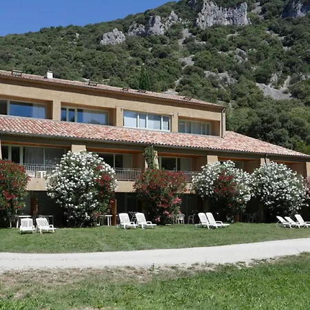 Apartahotel Vacancéole - Le Domaine De Chames - Pont D'arc 3*